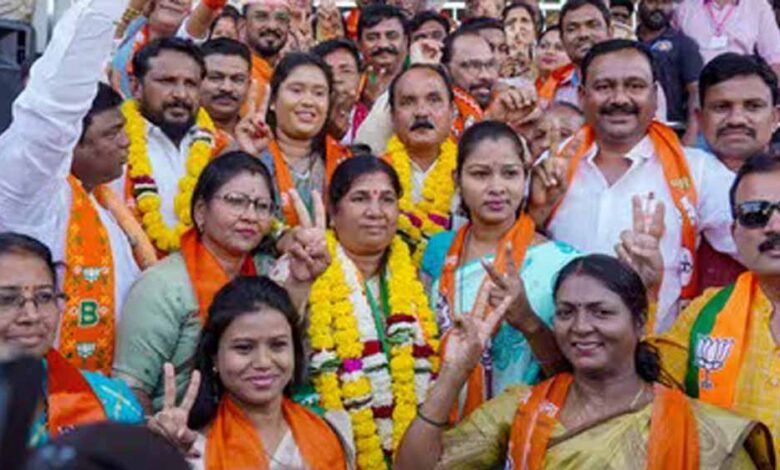 शिवसेना UBT के समर्थन से भाजपा को मिली कुर्सी, कांग्रेस रह गई पीछे – Khabar Monkey