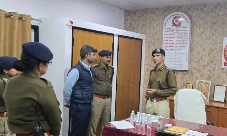 पुलिस आयुक्त संजय कुमार ने किया टीटी नगर थाने का औचक निरीक्षण