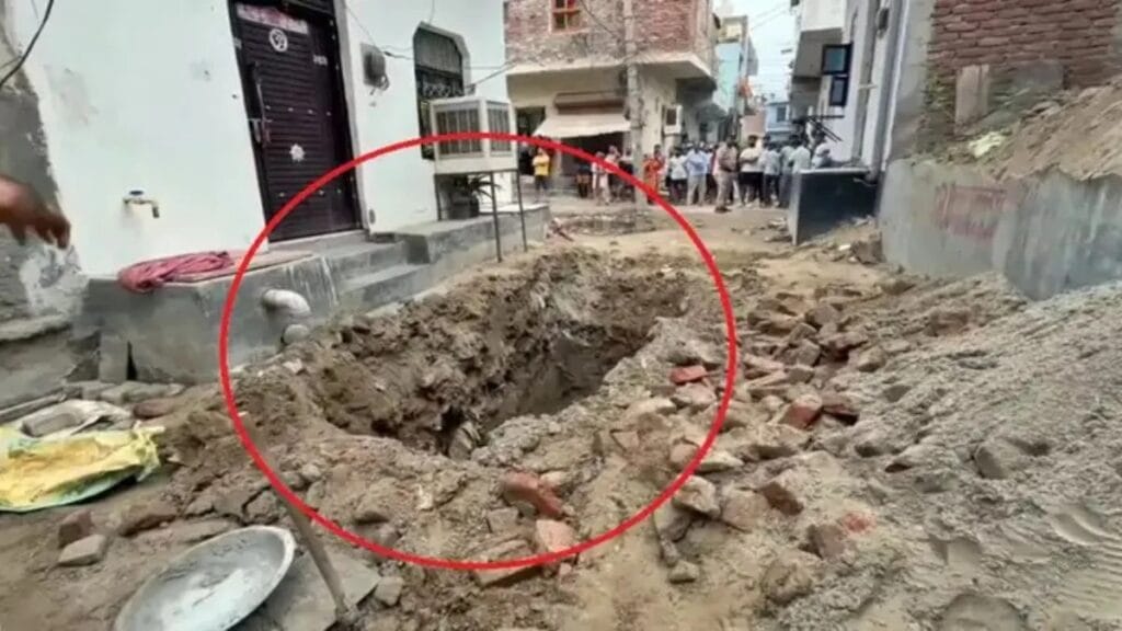 हरियाणा में खौफनाक वारदात; बहू की हत्या कर 5 फीट गहरे गड्ढे में दफनाया, 2 महीने बाद JCB की खुदाई से खुला राज हरियाणा में खौफनाक वारदात; बहू की हत्या कर 5 फीट गहरे गड्ढे में दफनाया, 2 महीने बाद JCB की खुदाई से खुला राज