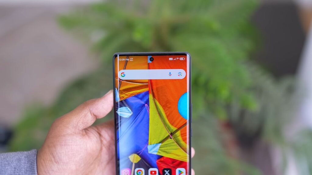 LAVA BLAZE CURVE 5G Design & Display