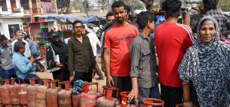 LPG संकट पर सरकार का बड़ा बयान: दे दिया ये आदेश, अब से देश में…