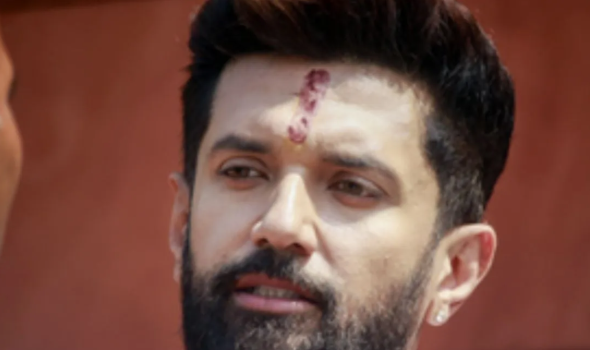 ‘खून का रिश्ता नहीं टूटता’ पशुपति पारस का चिराग पासवान को लेकर बड़ा बयान, क्या साथ आएंगे चाचा-भतीजा? ‘खून का रिश्ता नहीं टूटता’ पशुपति पारस का चिराग पासवान को लेकर बड़ा बयान, क्या साथ आएंगे चाचा-भतीजा?