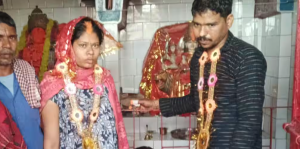 बिहार: दोस्त को हुआ पत्नी से प्यार तो पति ने करा दी शादी, कहा- ‘मैं मना कर रहा था लेकिन…’ बिहार: दोस्त को हुआ पत्नी से प्यार तो पति ने करा दी शादी, कहा- ‘मैं मना कर रहा था लेकिन…’