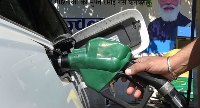 अभी-अभी: हरियाणा में वाहन मालिकों को महंगाई का तगड़ा झटका, बढ़े पेट्रोल के दाम