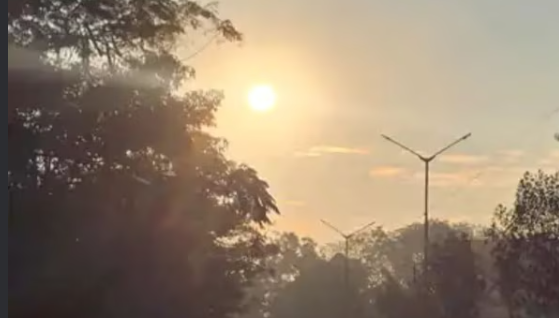 छत्तीसगढ़ में आंधी-तूफान के साथ बारिश का अलर्ट, जल्द शुरू होगी भीषण गर्मी, पारा जाएगा 40 के पार! जानें कब बदलेगा मौसम