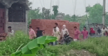 बिहार के वैशाली में बवाल, घर में पत्‍थरबाजी और फर्नीचर की दुकान में लूटपाट के बाद लगा दी आग