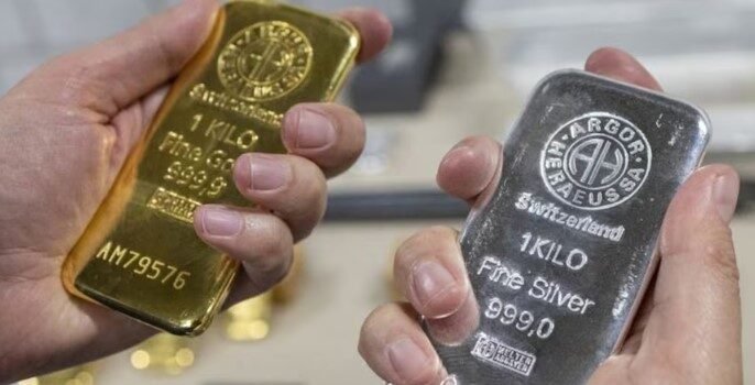 चांदी हफ्ते भर में क्रैश… 32000 रुपये हुई सस्ती, सोना ₹13000 फिसला