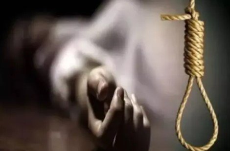 पत्नी ने शराब पीने के लिए पैसे नहींं दिए तो पति ने उठा लिया आत्मघाती कदम