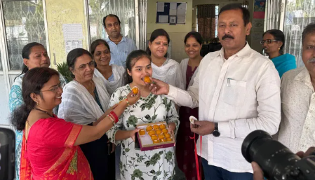 ‘कछुआ चाल’ से साल भर करें पढ़ाई, कॉमर्स टॉपर माही ने बताया सफलता का राज