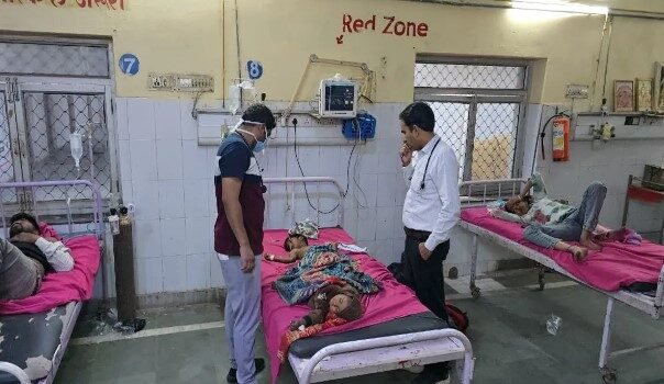 Rajasthan Accident: खड़े ट्रक से टकराई कार, पांच माह के मासूम की मौके पर मौत, एक दर्जन घायल Rajasthan Accident: खड़े ट्रक से टकराई कार, पांच माह के मासूम की मौके पर मौत, एक दर्जन घायल