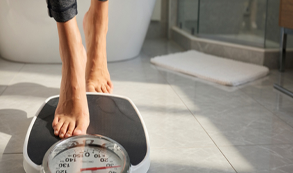 डाइट और एक्सरसाइज के बाद भी नहीं घट रहा वजन? जानिए इसके पीछे वैज्ञानिक कारण डाइट और एक्सरसाइज के बाद भी नहीं घट रहा वजन? जानिए इसके पीछे वैज्ञानिक कारण