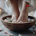 इस पानी में पैर डुबाकर रखने से निकल जाएगी शरीर की सारी गंदगी, सूजन कम और ब्लड सर्कुलेशन होगा बेहतर