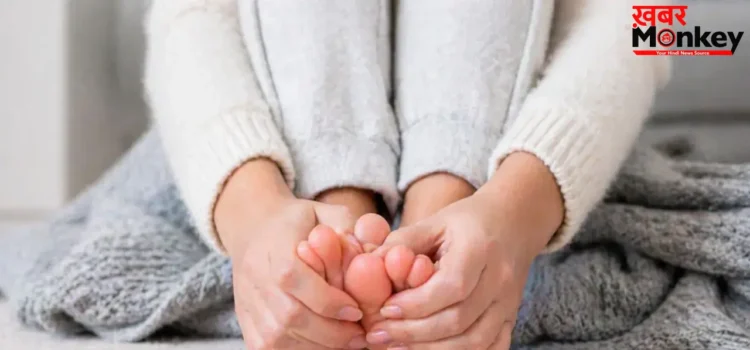 Health Alert: हाथ पैर का बिना वजह ठंडा पड़ना हो सकता है बड़े खतरे का संकेत! गलती से भी न करें इग्नोर