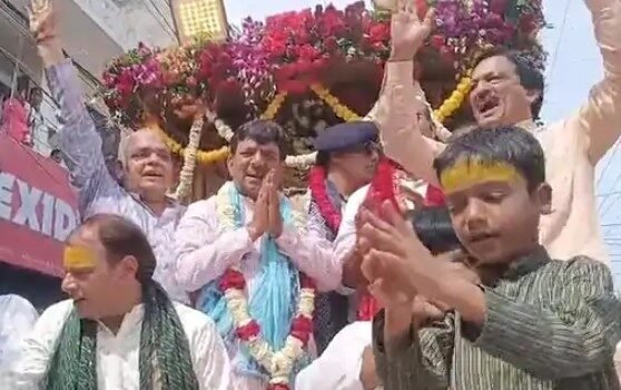 मुजफ्फरनगर में बालाजी शोभायात्रा का शुभारंभ: स्वर्ण रथ पर निकले बालाजी मुजफ्फरनगर में बालाजी शोभायात्रा का शुभारंभ: स्वर्ण रथ पर निकले बालाजी