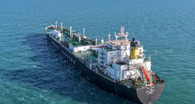 कभी चले थे आंख दिखाने, अब संकट में फंसे तो भारत से लगा रहे गुहार, तेल भेज दो प्लीज