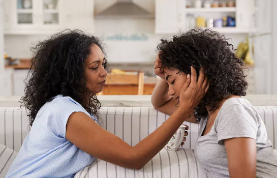 टीनएज बच्चे करते हैं आपसे बहस, नहीं मानते कोई बात, माता-पिता नहीं दोस्त बनकर सुधारें रिश्ता