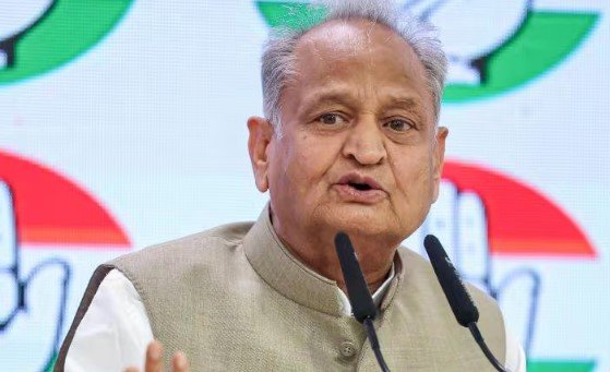 राजस्थान में ‘इंतजार शास्त्र’ सीरीज पर सियासी घमासान, पूर्व CM अशोक गहलोत पर बीजेपी का वार राजस्थान में ‘इंतजार शास्त्र’ सीरीज पर सियासी घमासान, पूर्व CM अशोक गहलोत पर बीजेपी का वार
