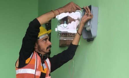 यूपी: प्रदेश की बिजली व्यवस्था में बड़ा बदलाव, खत्म की गई प्रीपेड मीटर की अनिवार्यता