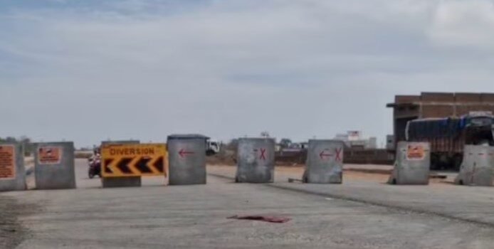 यूपी-एमपी को जोड़ने वाला सबसे व्यस्त रूट हुआ बंद! कई किलोमीटर लगा जाम