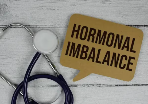 हार्मोनल इंबैलेंस से भी बॉडी में पनप सकता है कैंसर, अनदेखी पड़ सकती हैं जान पर भारी हार्मोनल इंबैलेंस से भी बॉडी में पनप सकता है कैंसर, अनदेखी पड़ सकती हैं जान पर भारी
