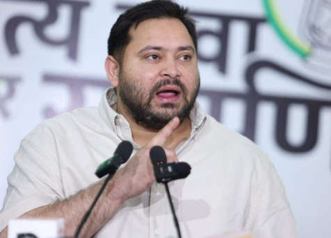 तेजस्वी की ट्वीट पर सियासी घमासान, बीजेपी-जदयू का लालू पर हमला, राजद- कांग्रेस बचाव में उतरी