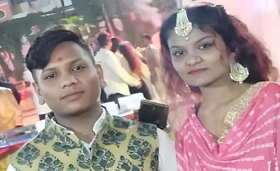 हॉल में बैठे थे मां और प्रेमी, युवती ने घर के कमरे में लगाई फांसी, 3 दिन पहले प्रेमी संग भागी थी