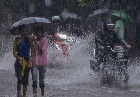 कहीं गिरेंगे ओले, कहीं चलेगी आंधी; MP में 3 दिन बिगड़ा रहेगा मौसम का मिजाज, जानिए अपने इलाके का हाल कहीं गिरेंगे ओले, कहीं चलेगी आंधी; MP में 3 दिन बिगड़ा रहेगा मौसम का मिजाज, जानिए अपने इलाके का हाल