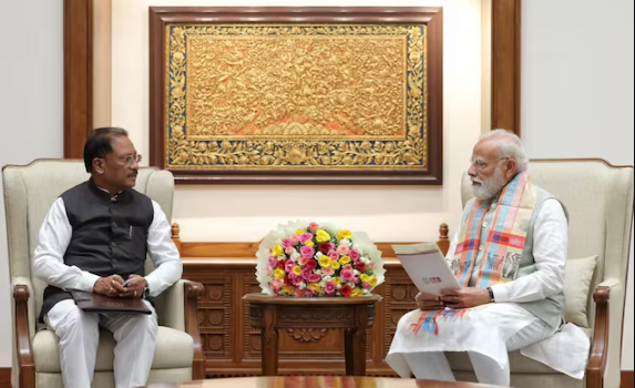 छत्तीसगढ़ का बस्तर अब शिक्षा, स्वास्थ्य और रोजगार में बन रहा मॉडल, सीएम ने पीएम मोदी को बताया छत्तीसगढ़ का बस्तर अब शिक्षा, स्वास्थ्य और रोजगार में बन रहा मॉडल, सीएम ने पीएम मोदी को बताया