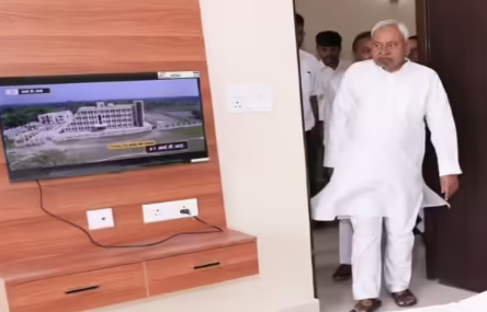 बिहार में सत्ता परिवर्तन का काउंटडाउन, विधायकों को पटना में रहने के निर्देश, नीतीश के उत्तराधिकारी पर टिकी नजरें बिहार में सत्ता परिवर्तन का काउंटडाउन, विधायकों को पटना में रहने के निर्देश, नीतीश के उत्तराधिकारी पर टिकी नजरें