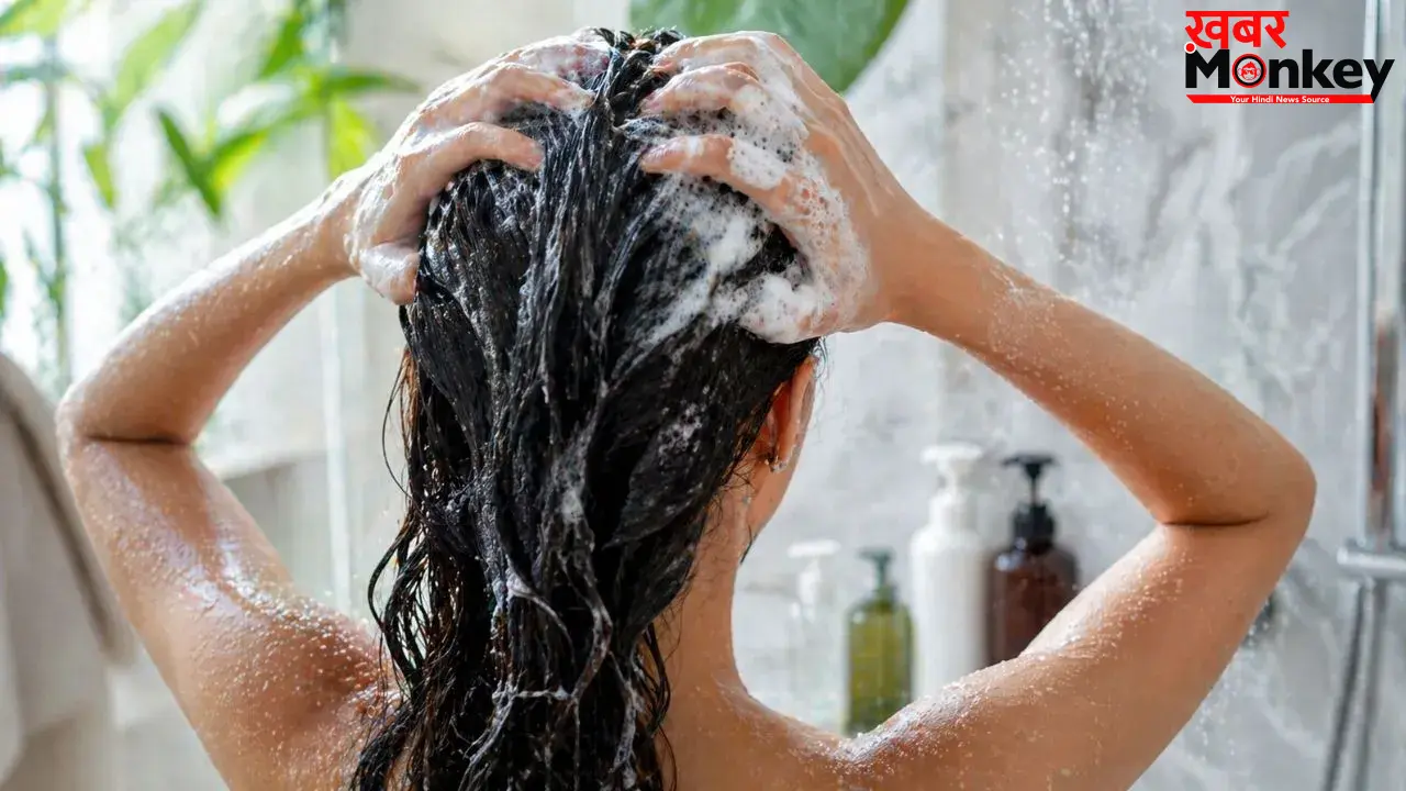 Summer Hair Care: हफ्ते में 2 बार या हर दूसरे दिन? जानें गर्मियों में बाल धोने का ये परफेक्ट फॉर्मूला