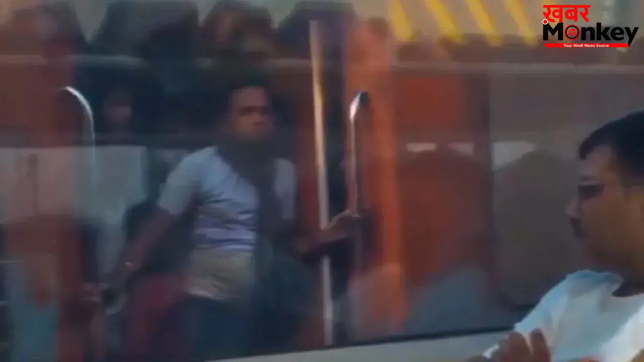 ट्रेन का वायरल वीडियो दे गया बड़ी सीख, क्यों जरूरी है पैसा कमाना?