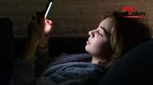 साइलेंट किलर की तरह काम कर रहा स्मार्टफोन, जानें Smartphone के ज्यादा इस्तेमाल पर शरीर पर क्या पड़ सकता है असर