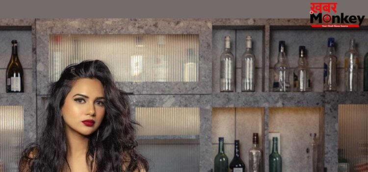 गौरव खन्ना की वाइफ आकांक्षा हैं ग्लैमर क्वीन, देखें पार्टी वियर लुक्स