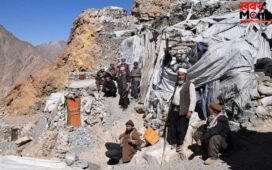 अफगानिस्तान में बारूदी सुरंगों से निकल रहा सोना, खुदाई के लिए 1 लाख लोग लगाए