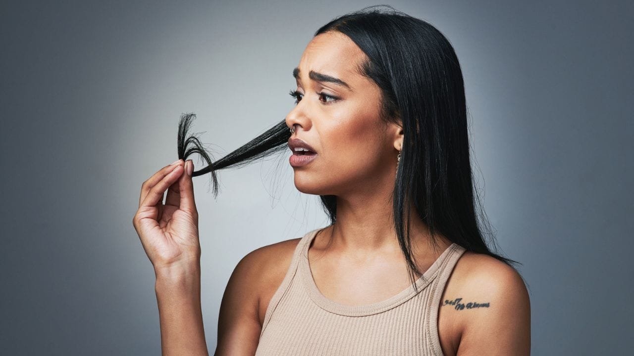 Hair Care Tips: सिर्फ धूल मिट्टी ही नहीं…इन कारणों की वजह से भी दो मुंह हो जाते हैं बाल, ऐसे करें ठीक