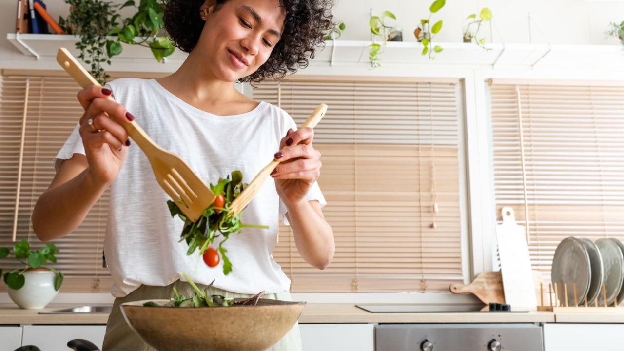 Nutrition Myths: हेल्दी खाने से जुड़े 5 मिथक, इन पर आसानी से भरोसा कर लेते हैं लोग, जानें सच्चाई