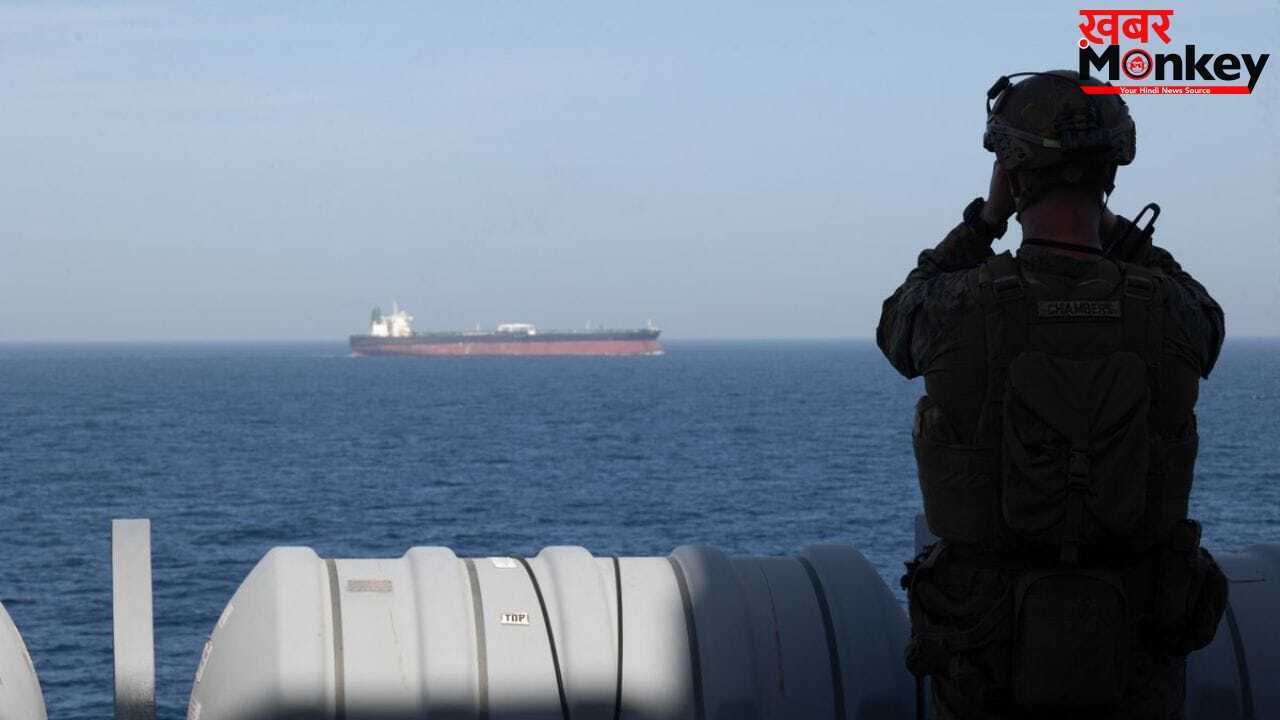 होर्मुज में सख्त नाकाबंदी, फिर ईरान-अमेरिका के आंखों में धूल कैसे झोंक रहे जहाजों के कैप्टन?