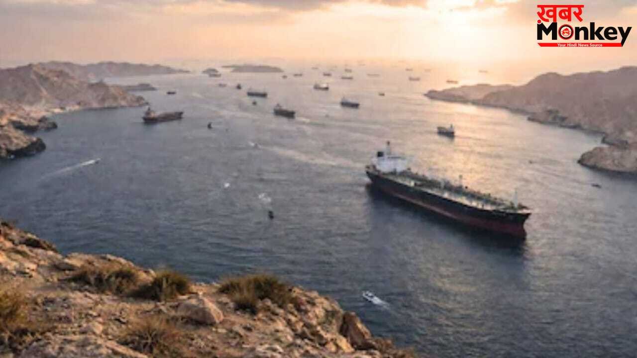 ईरान ने कहा- आम नागरिक जहाजों के लिए खुला रहेगा होर्मुज, पाकिस्तान के दो तेल टैंकर लौटाए