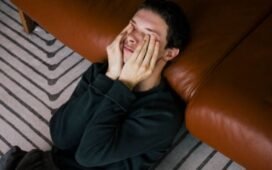 OMG! टॉपर बना, 500 आवेदन किए, फिर भी नौकरी नहीं…वायरल हुई टॉपर के संघर्ष की कहानी