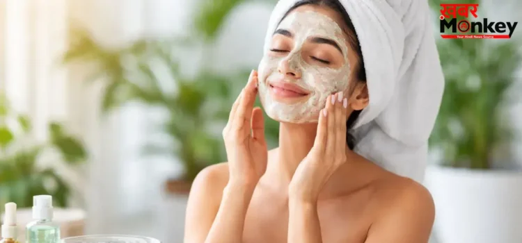 गर्मियों में जलन और चिपचिपाहट से हैं परेशान? जानें चेहरे को ठंडा रखने और ग्लो बढ़ाने का सबसे आसान तरीका