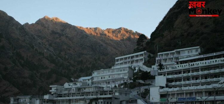 Vaishno Devi Temple Travel: वैष्णो देवी मंदिर के आसपास घूमने की जगहें, यहां ट्रिप का मजा हो जाएगा दोगुना