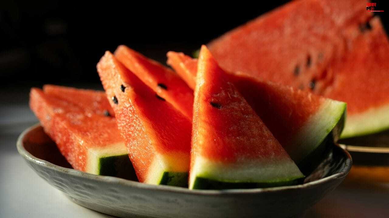 Watermelon Side Effects: खाली पेट तरबूज खाने के 5 बड़े नुकसान, एक्सपर्ट से जानें