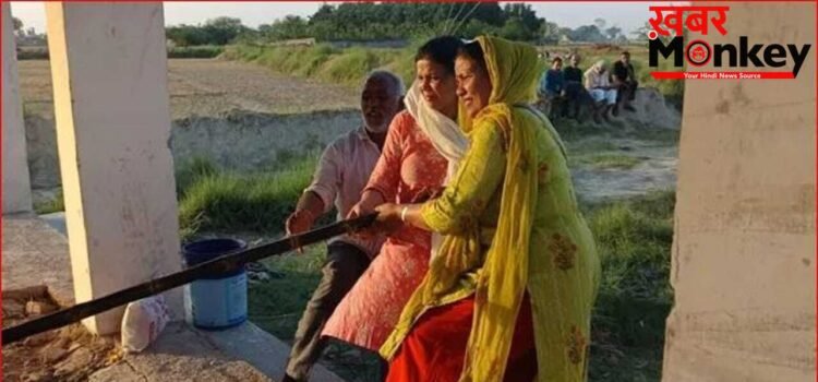 चारों बेटों ने मोड़ा मुंह… तो बेटियों ने दिया मां की अर्थी को कंधा, मुखाग्नि देकर किया अंतिम संस्कार, हर किसी की आंखें हुईं नम