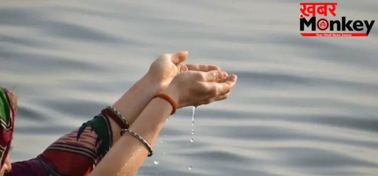 Gangajal Rakhne Ke Niyam: घर में किस जगह और कैसे रखें गंगाजल? जानिए कैसे गंगाजल से जुड़ा है भाग्योदय का योग