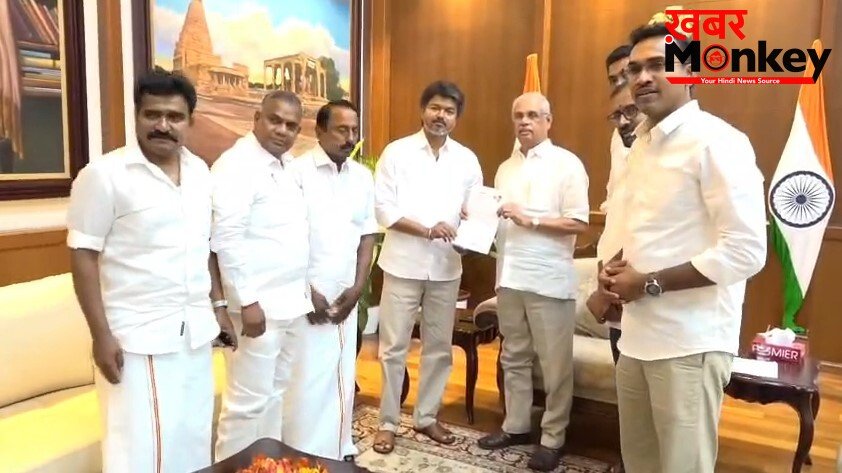 Tamilnadu Breaking: राज्यपाल से मिले TVK प्रमुख विजय, पेश किया कांग्रेस और छोटे दलों के साथ सरकार बनाने का दावा