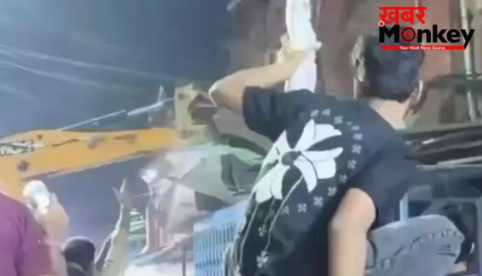 बंगाल में सड़कों पर चला बुलडोजर, TMC के ऑफिस को किया तहस-नहस