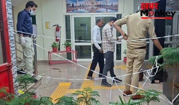 ऐसा क्या हुआ कि सातवीं मंजिल से कूदा टैक्स इंस्पेक्टर, फट गया शरीर-मची खलबली