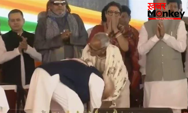 आंखों में आंसू और वो एक जादू की झप्पी… जानिए कौन है वो शख्स जिनके सामने झुके देश के PM?