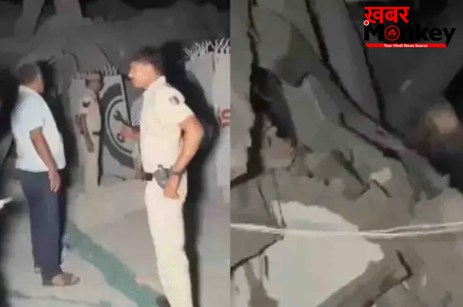 दिल्ली में पांच मंजिला इमारत ढही, मची अफरा-तफरी, मलबे से 12 लोगों का रेस्क्यू