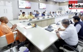 भीषण गर्मी में गांव-शहर में निर्बाध बिजली आपूर्ति सुनिश्चित करें अधिकारी: योगी